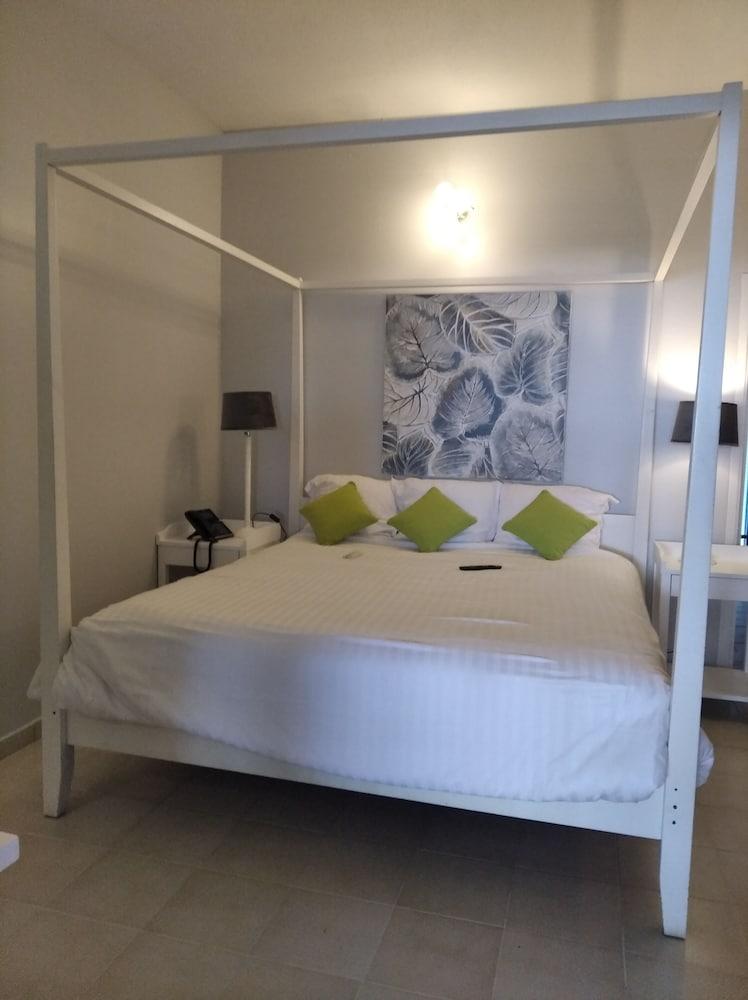 Hotel Fregate Bleue Le Francois Ngoại thất bức ảnh